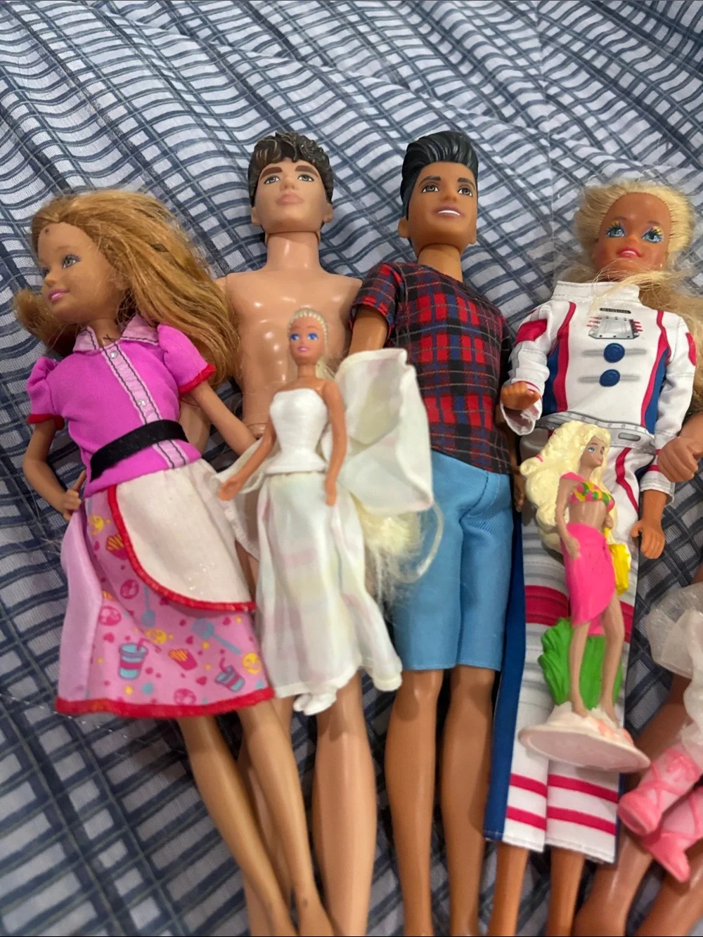 Vintage 1990Mattel Barbie & Ken lot Fashion Dolls